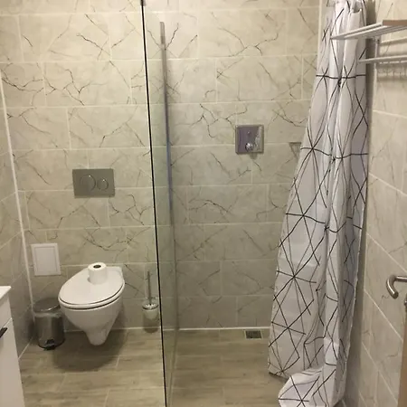 Konukevi Pod Mezu 4*